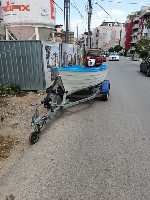 Продавам лодка FISHBOAT, Мичуринка с колесар