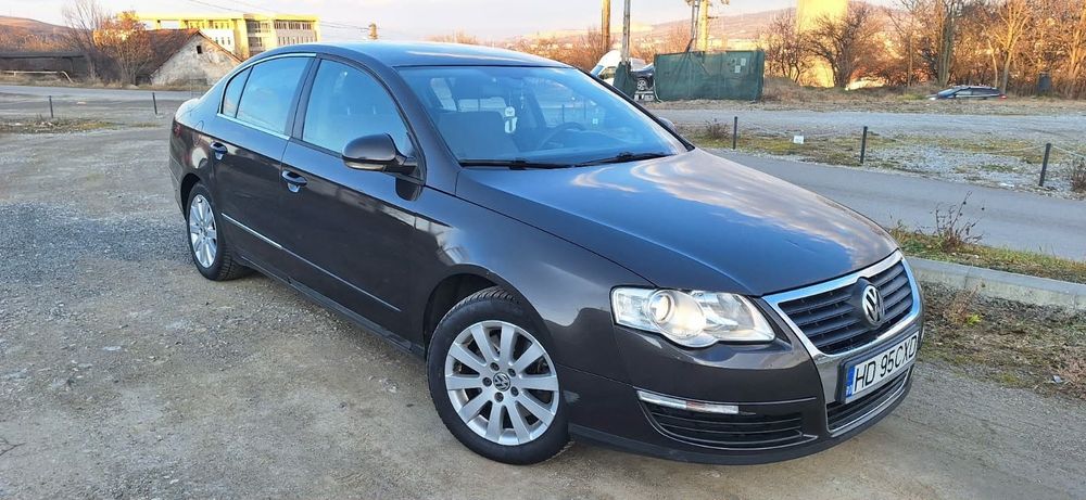Vând Volkswagen Passat B6