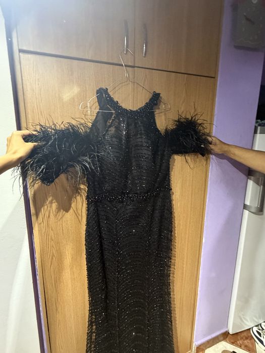 Rochie neagra  marimea 48