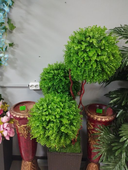 Продам искусственные деревья.