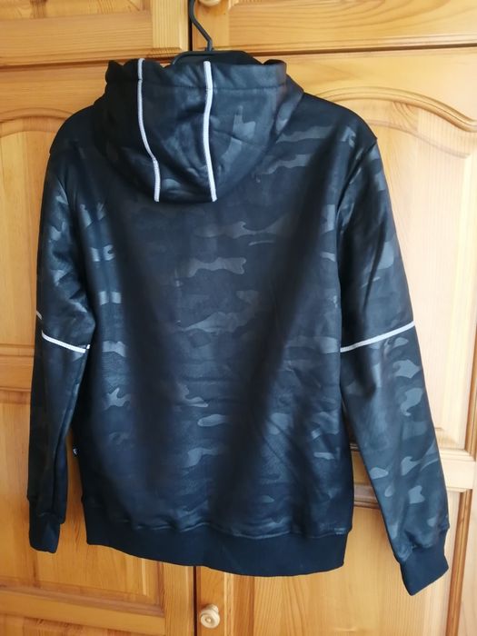 Черен ватиран суичър