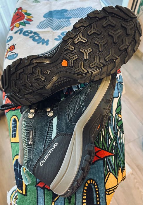 Водоустойчиви туристически обувки Quechua MH100 Mid Waterproof