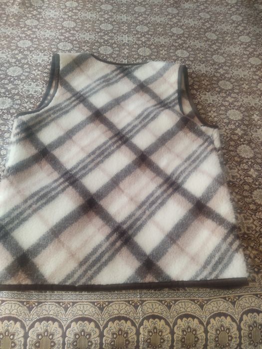 Продам женскую безрукавку