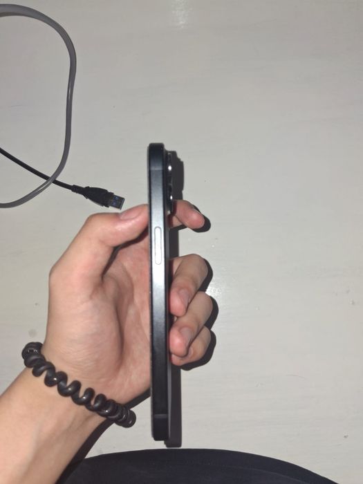 iPhone 15 128gb.