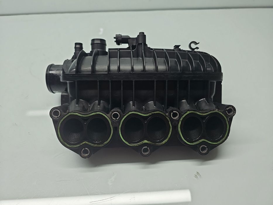 Galerie admisie Ford Focus 3 Hatchback [Fabr 2011-2015] 1047092S01 1.0