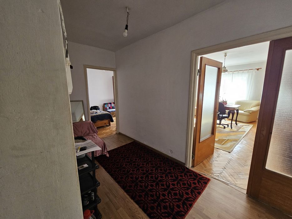 Ofer spre inchiriere apartament 2 camere decomandate parcul Catedralei