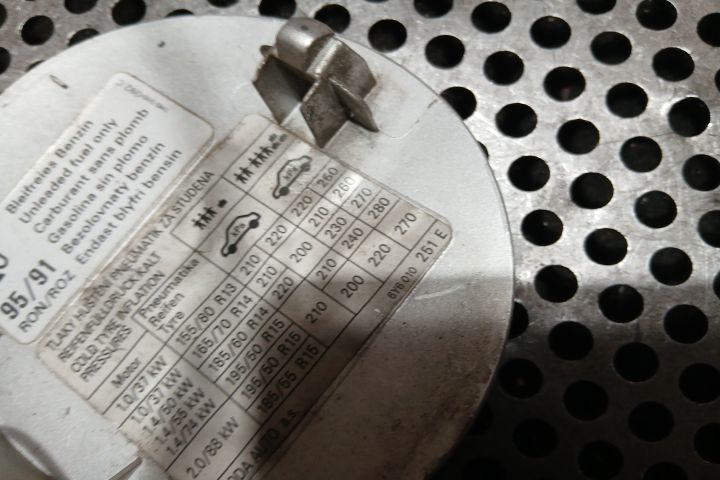 Usita rezervor 6Y6809857 6Y6809857 Skoda Fabia 6Y