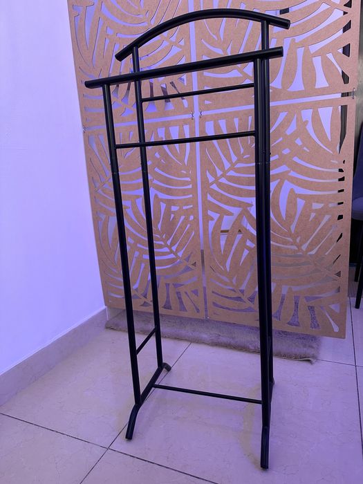 Вешалка стойка черная