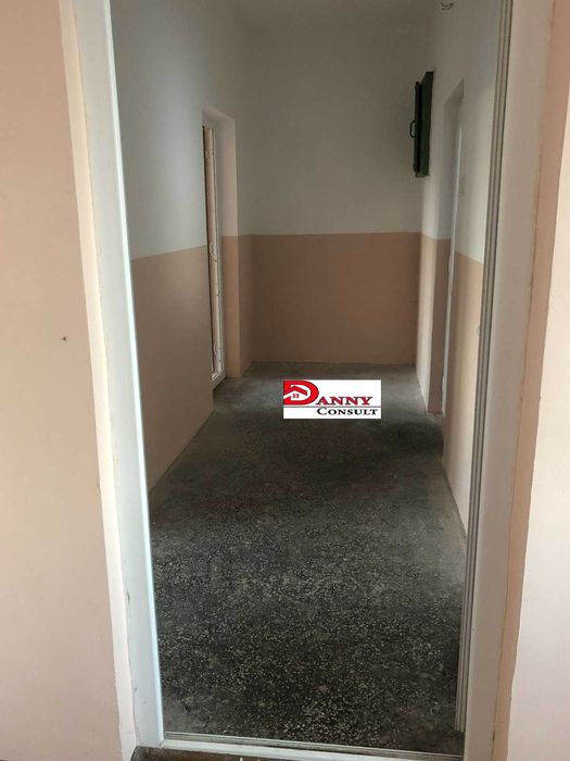 Двуетажна монолитна къща с двор в с. Беброво