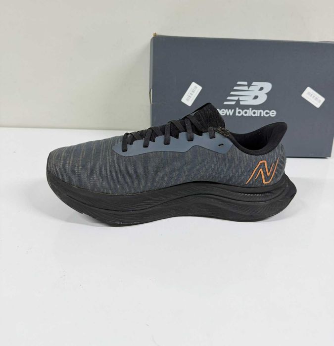 New Balance FuelCell Propel v4