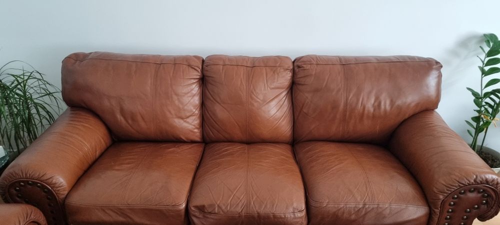 Set canapea cu  2 fotolii piele naturala culoare  coniac