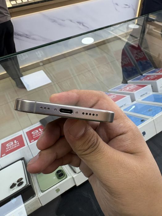 iphone 15 pro natural