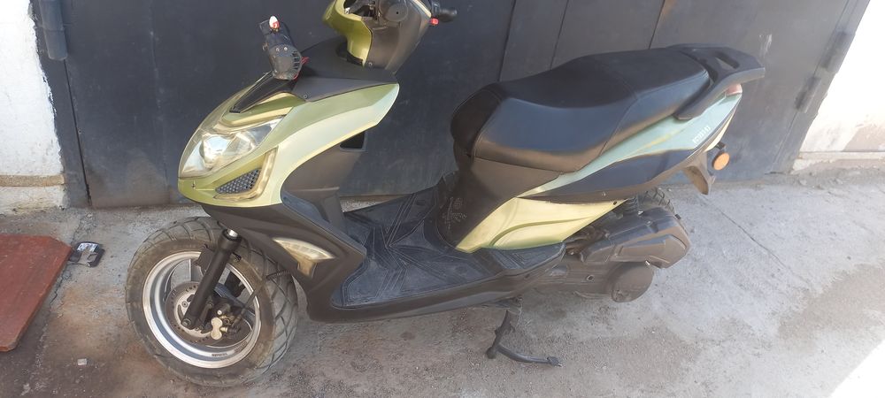 Продам скутер Рейсер 9х