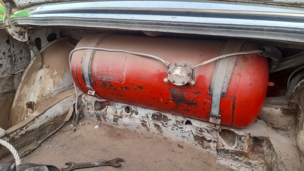 Jiguli 21011 Sotiladi