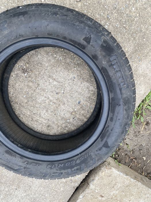 Vand 2 anvelope 185 60 R14, iarna si vara