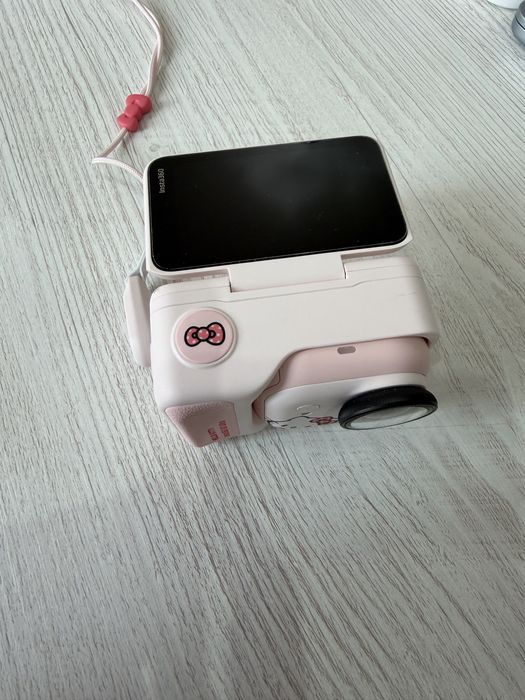 продам камеру insta 360 hello kitty