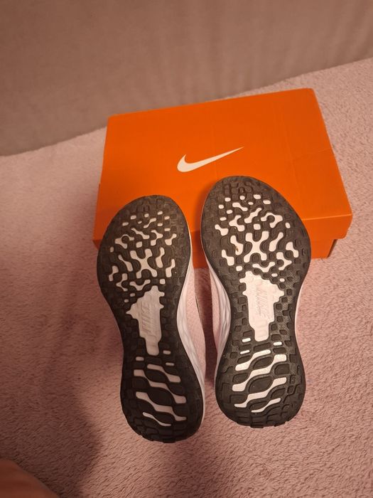 Детски маратонки Nike Revolution 6 28номер