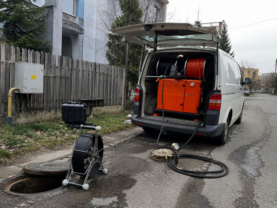 Desfundare canalizare , curatare rigole , fose