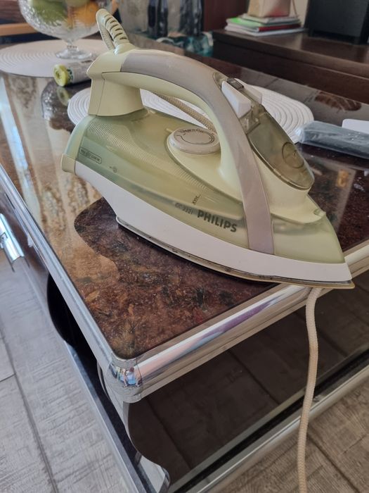 Fier de calcat folosit, stare buna