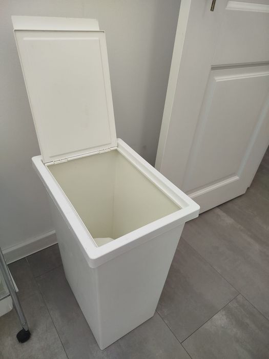 Coșuri de gunoi inox/plaatic