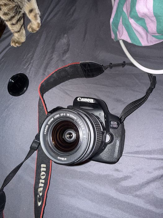 Canon 650D фотокамера