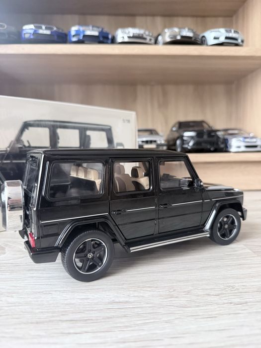 Колекционерски модел Mercedes-Benz G500 iscale 1/18