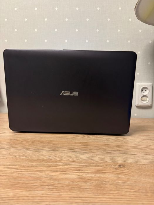 Ноутбук ASUS 1 TR