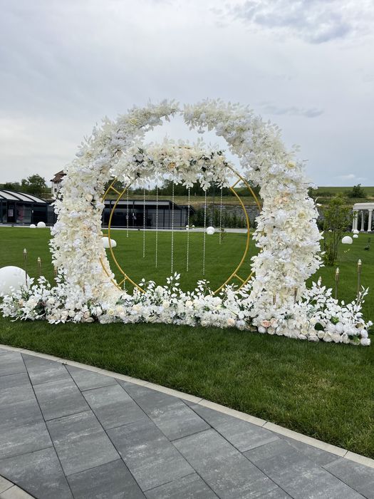 Decoratiuni evenimente - Aranjamente florale nunta