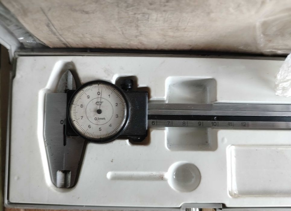 Штангенциркуль с циферблатом СССР