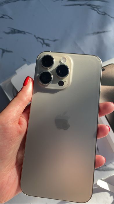 Продам iphone срочно