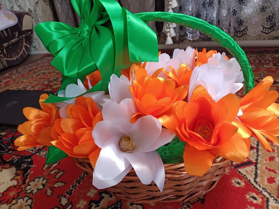 Цветы из атласной ленты