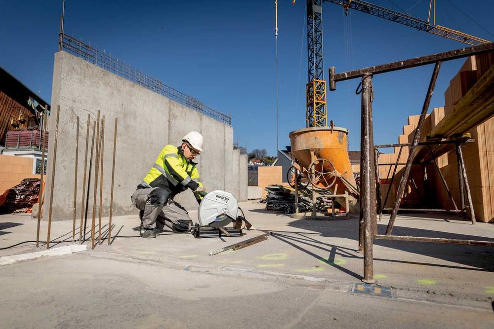 Монтажная пила Metabo CS 22-355