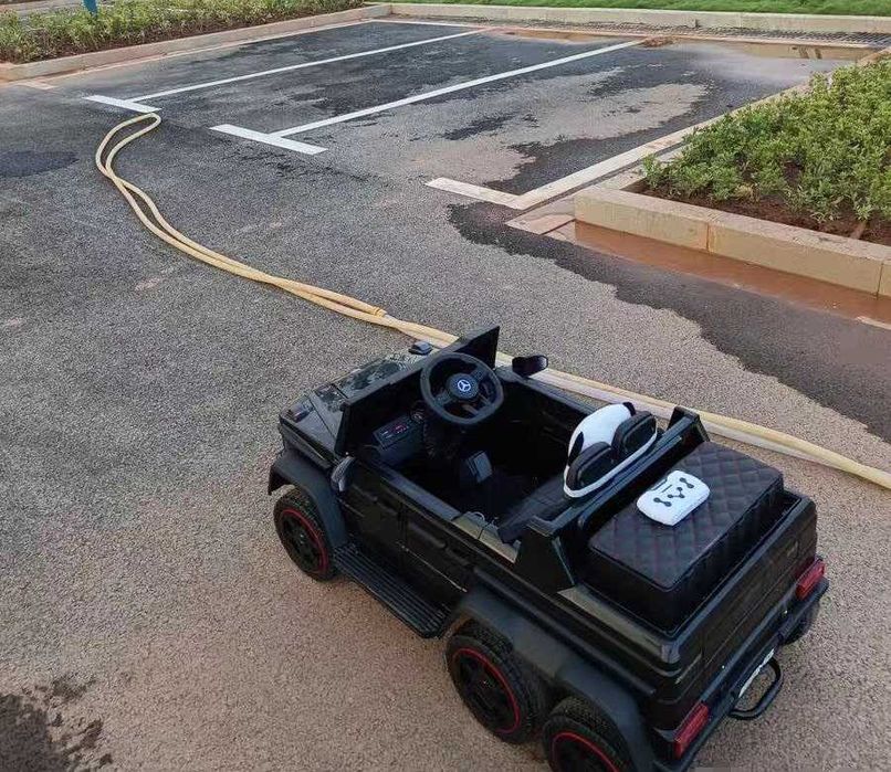 НАЛИЧЕН Детски акумулаторен джип Mercedes G63 6x6 двуместен модел 2025