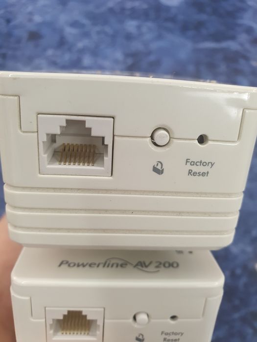 Adaptor power line. Internet prin linia de 220v