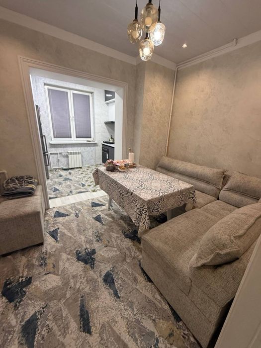 Ттз Ахмад-Югнакий Продается квартира 4/3/4 балкон 2х6 Мебелью