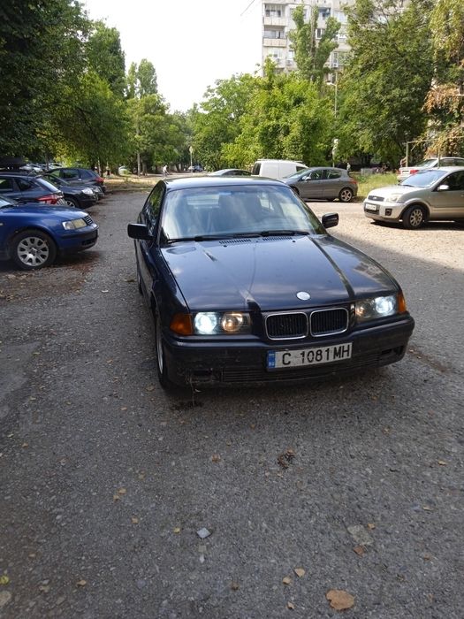BMW 325i Coupe (E36)