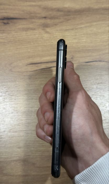 Продава се Iphone 11 64GB !