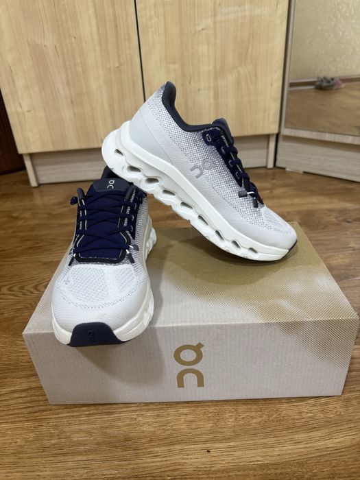 On Cloud кроссовка | 36-размер