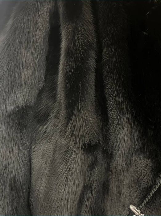 Норковая шуба с шикарным воротником из Соболя .