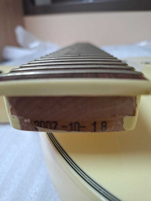 Электрогитара BUSKERS Les Paul