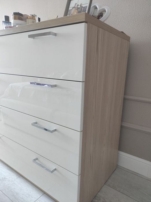 Продает комод для спальни