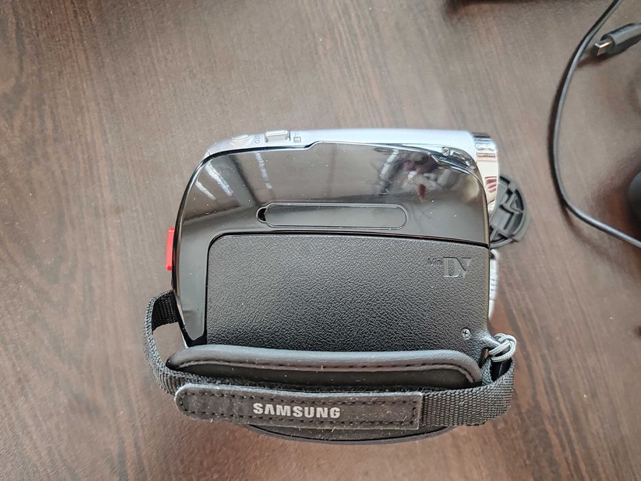 Видеокамера SAMSUNG - VP-D381 PAl