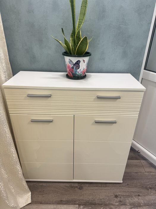 Продам комод  белого цвета