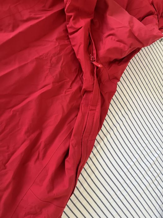 Оригинално дамско водонепромокаемо яке Mammut размер М