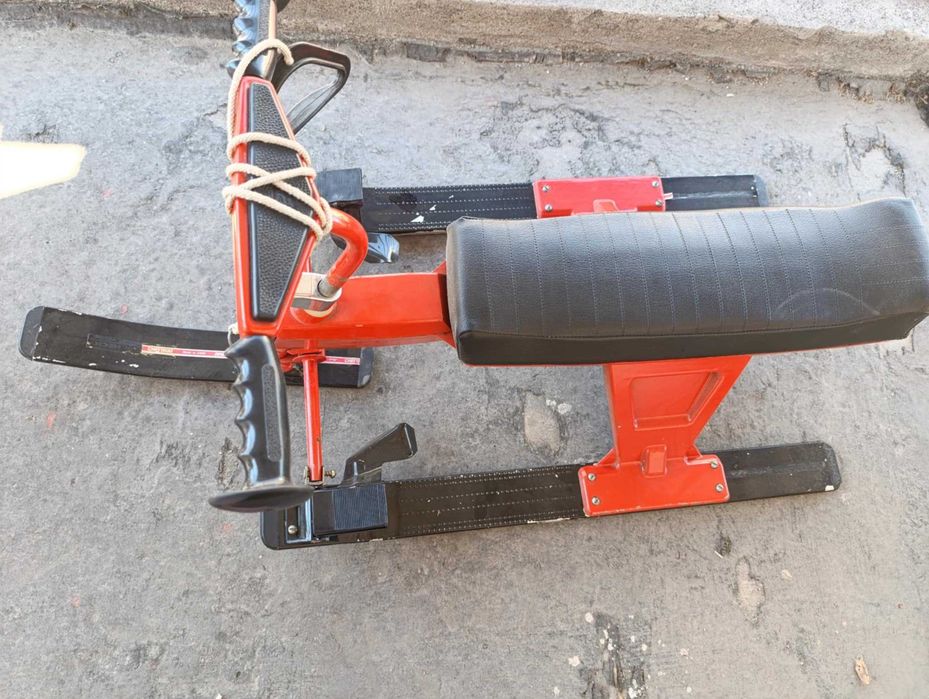 Продавам шейна Чук и Гек