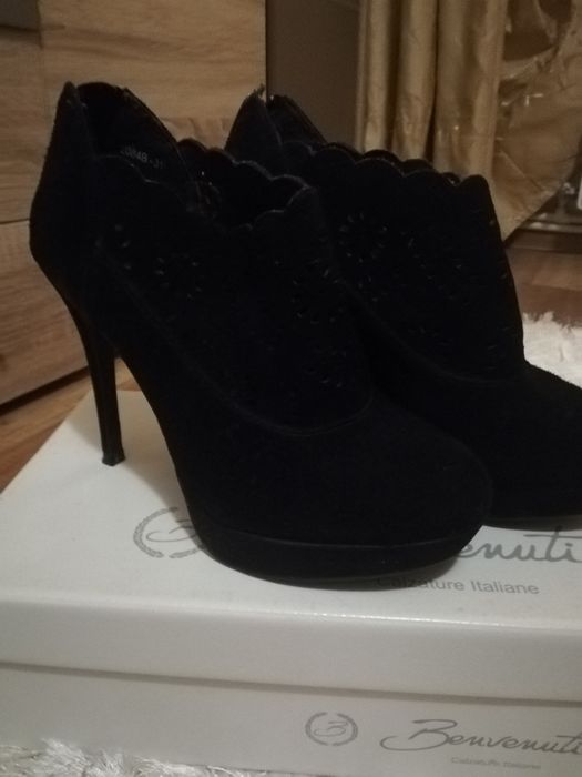 Botine piele intoarsa