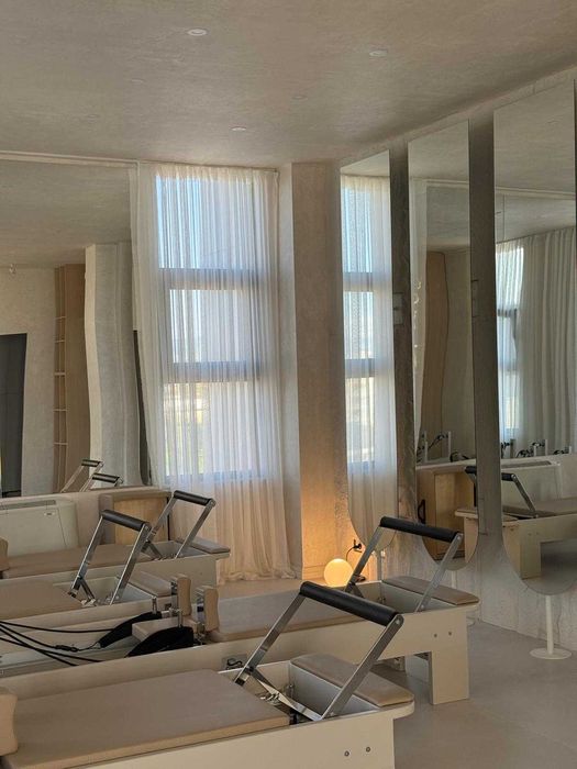 Studio Pilates Reformer cu rooftop in Iasi langa Palas