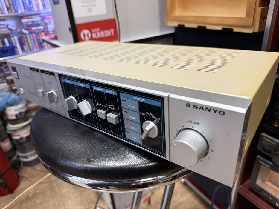 Sanyo JA system 220 Stereo integrated amplifier