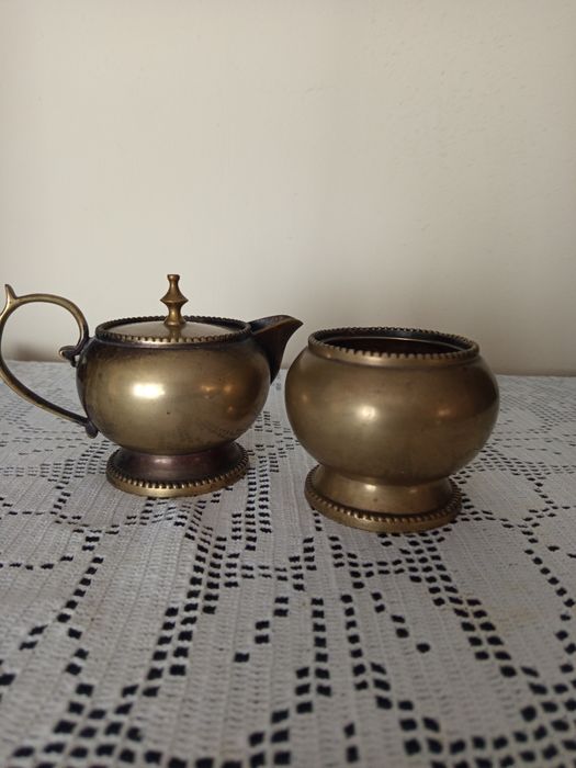 Порцелан , стъкло, месинг,Цептер