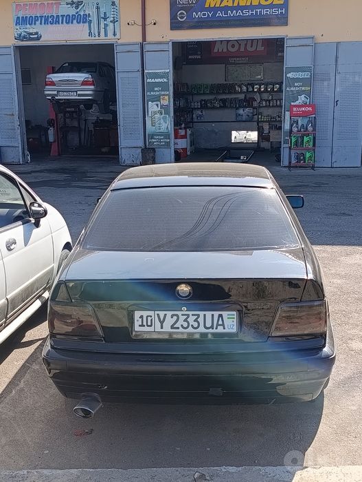 BMW E36 sotiladi.